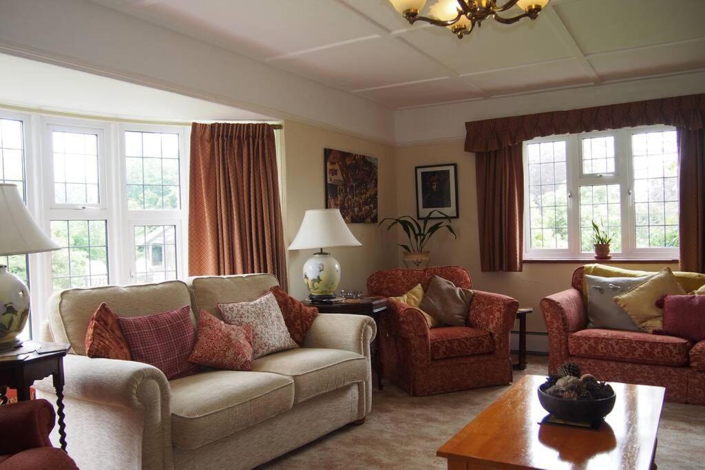 Hectors House Comfortable 4 Bed House In Mature Gardens Yelverton Esterno foto