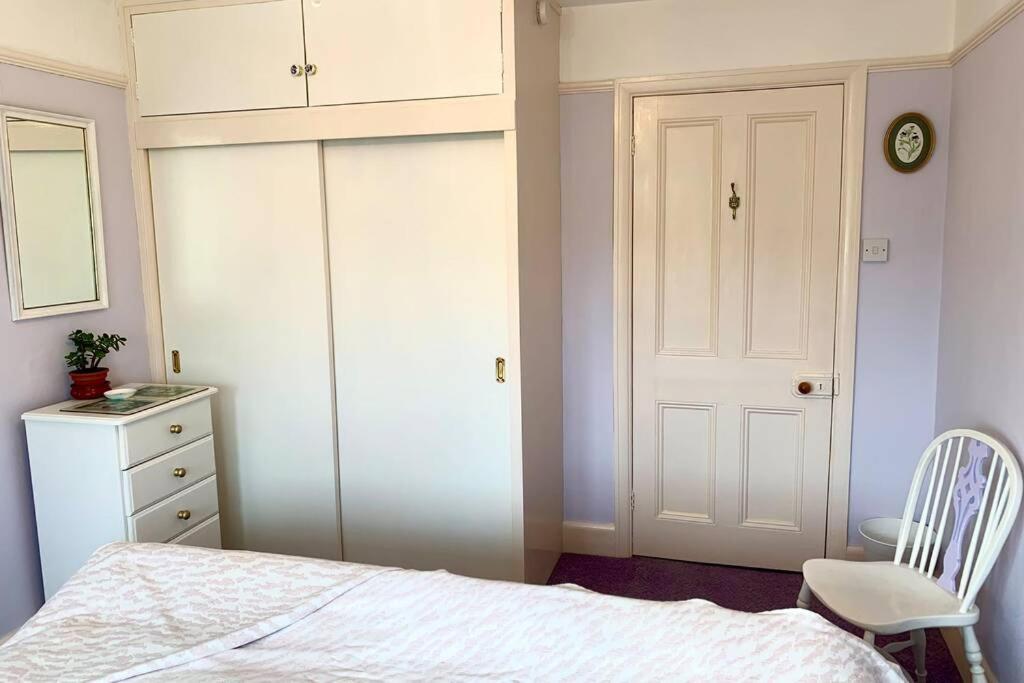 Hectors House Comfortable 4 Bed House In Mature Gardens Yelverton Esterno foto