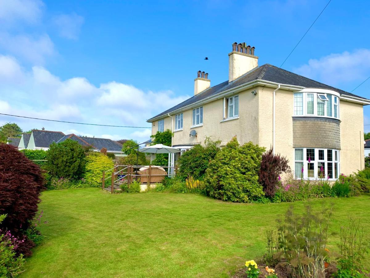 Hectors House Comfortable 4 Bed House In Mature Gardens Yelverton Esterno foto